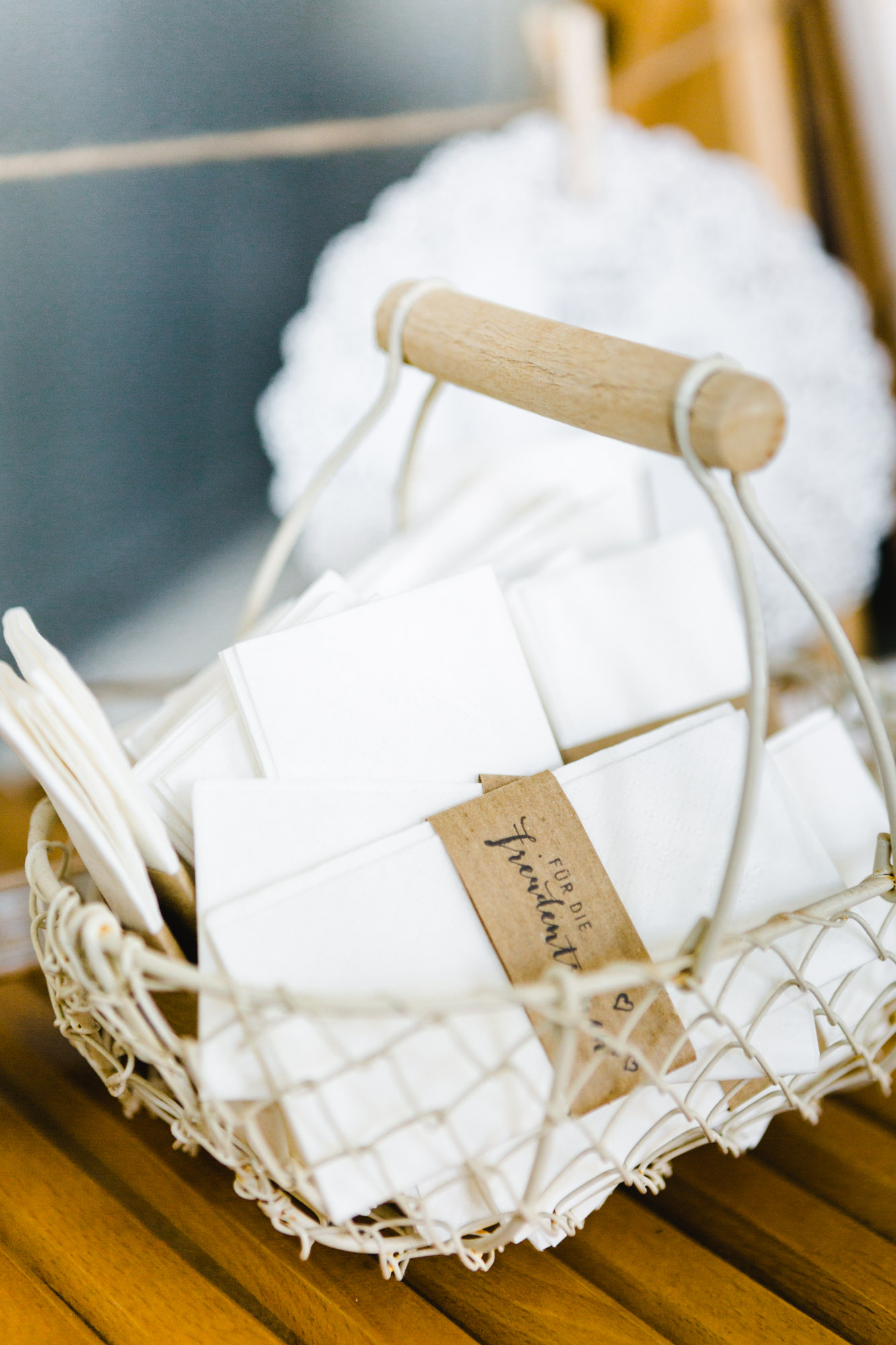 Hochzeit mit freier Trauung im Schloss Weikersheim - Orangerie - fotografiert von Yvonne & Rolland Photography