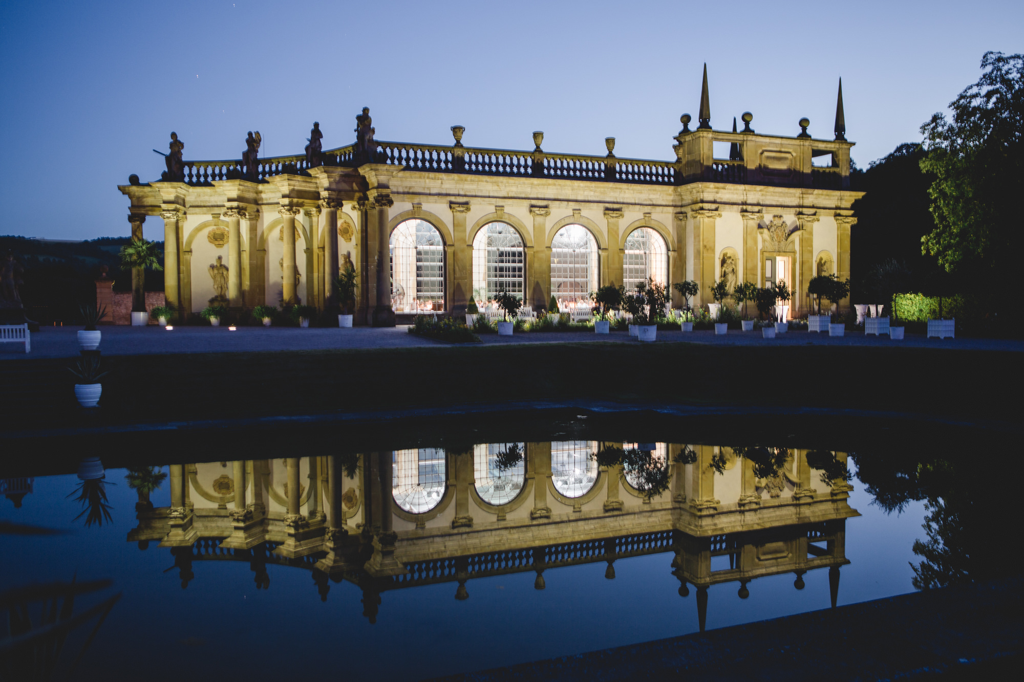 Hochzeit mit freier Trauung im Schloss Weikersheim - Orangerie - fotografiert von Yvonne & Rolland Photography