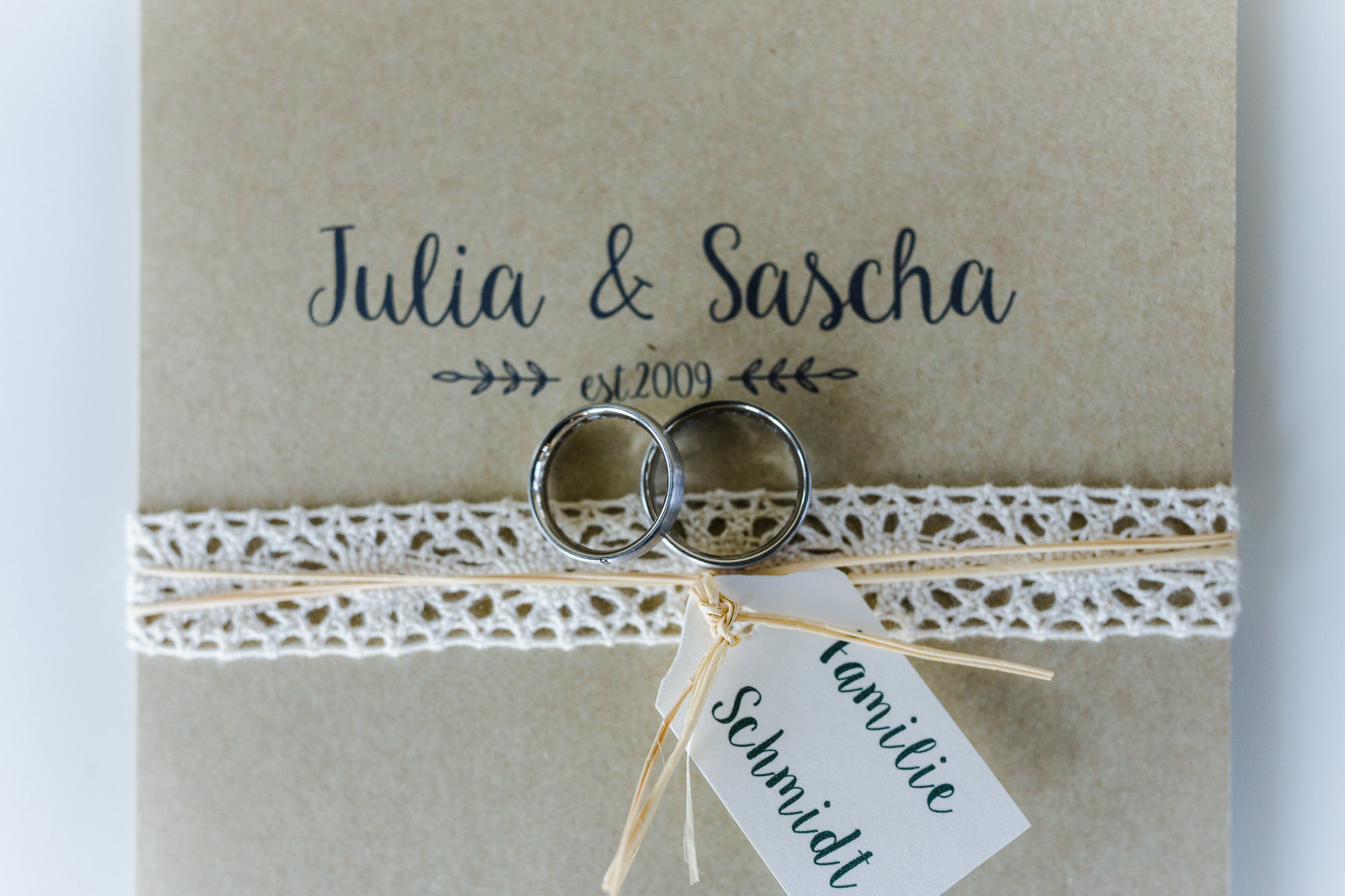 Hochzeit mit freier Trauung im Schloss Weikersheim - Orangerie - fotografiert von Yvonne & Rolland Photography