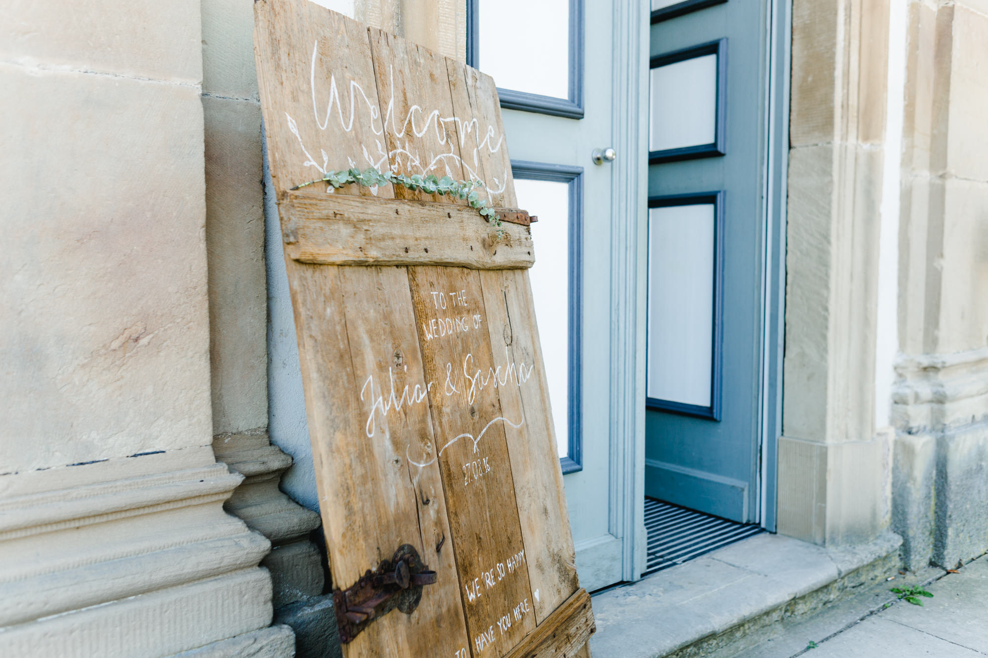Hochzeit mit freier Trauung im Schloss Weikersheim - Orangerie - fotografiert von Yvonne & Rolland Photography