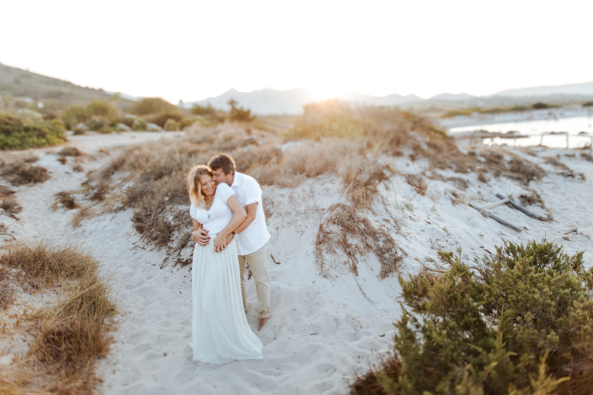 Elopement-Shooting am Strand von Sardinien fotografiert von Yvonne & Rolland Photography