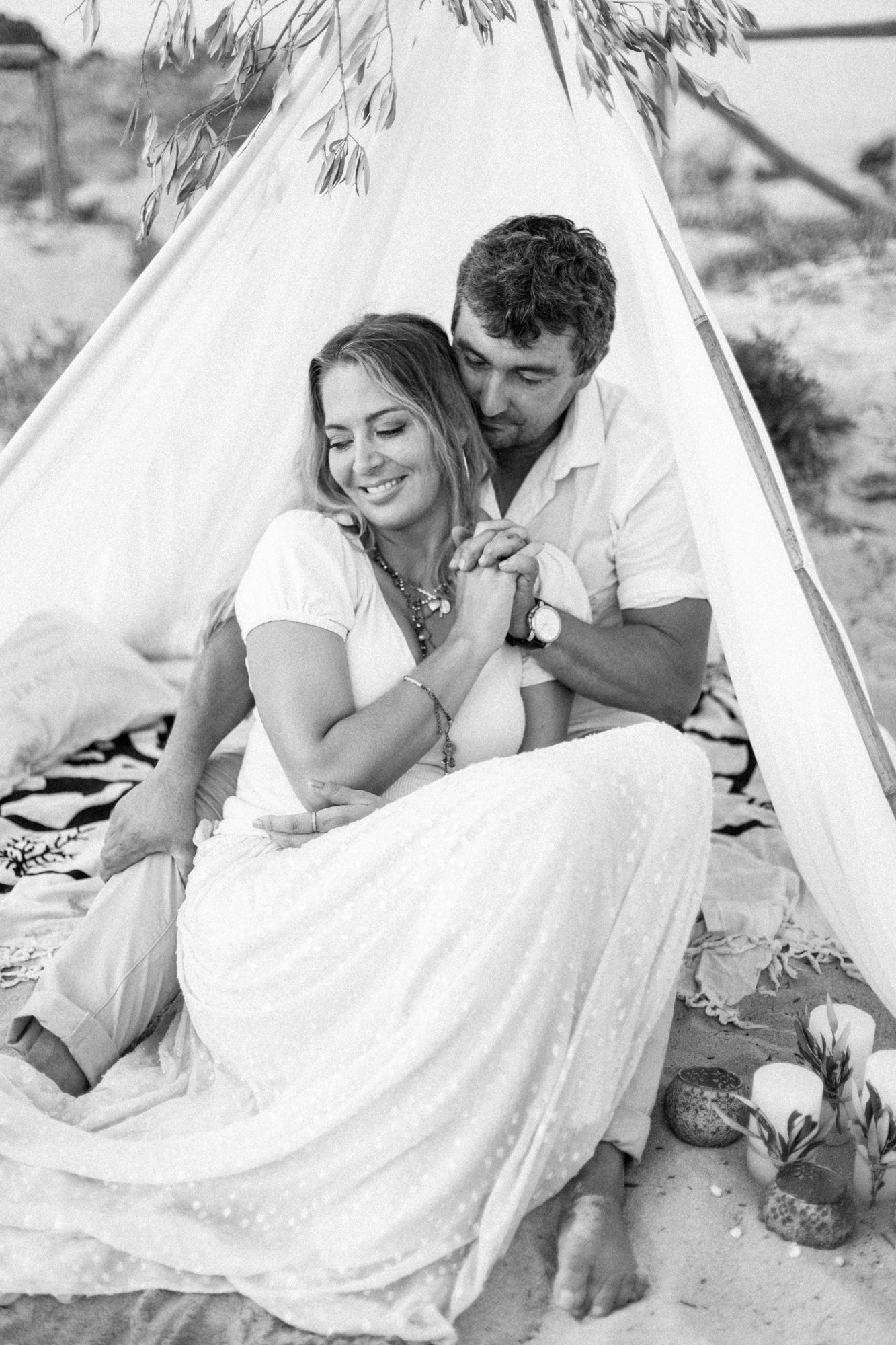 Elopement-Shooting am Strand von Sardinien fotografiert von Yvonne & Rolland Photography