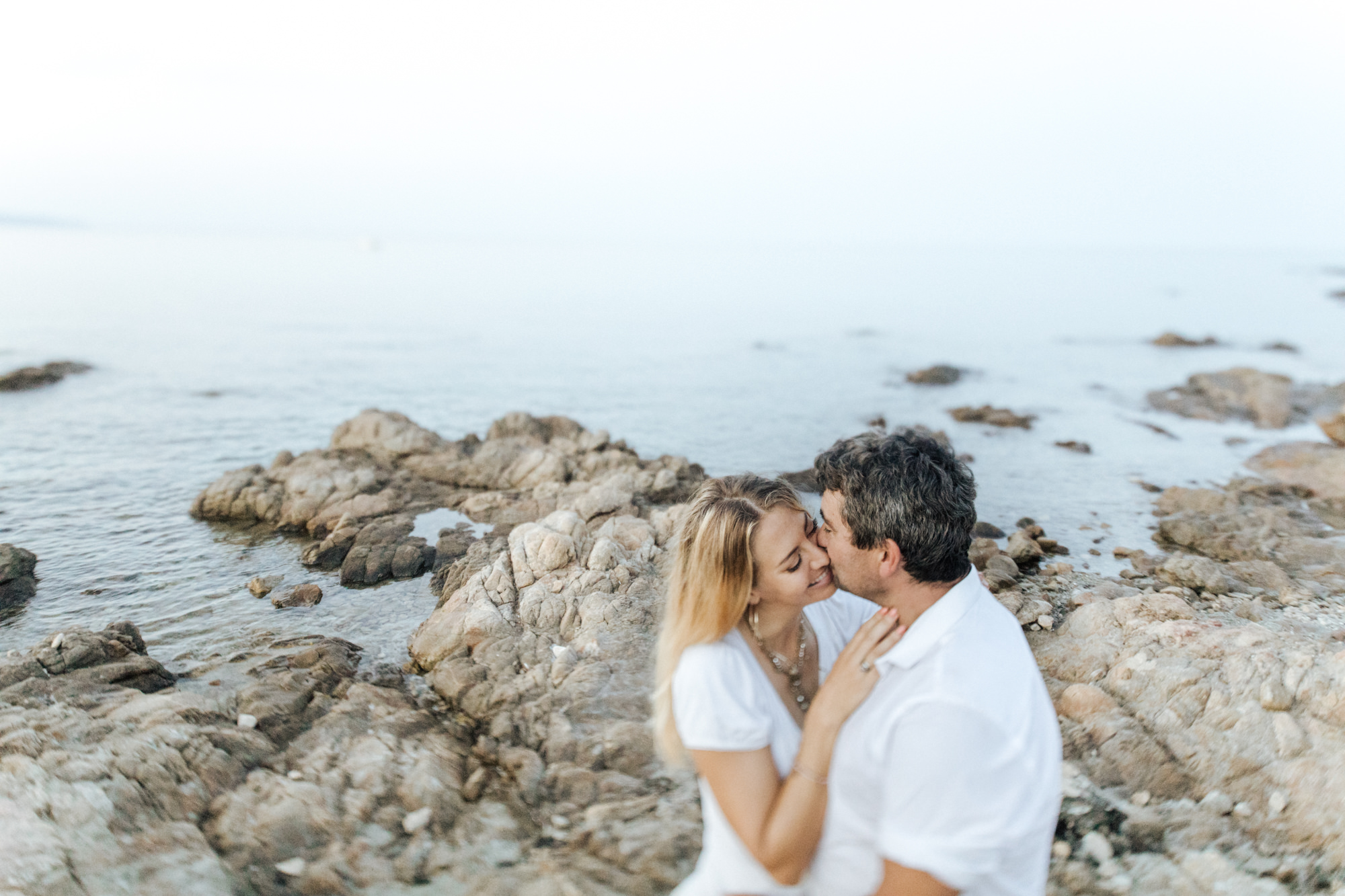 Elopement-Shooting am Strand von Sardinien fotografiert von Yvonne & Rolland Photography