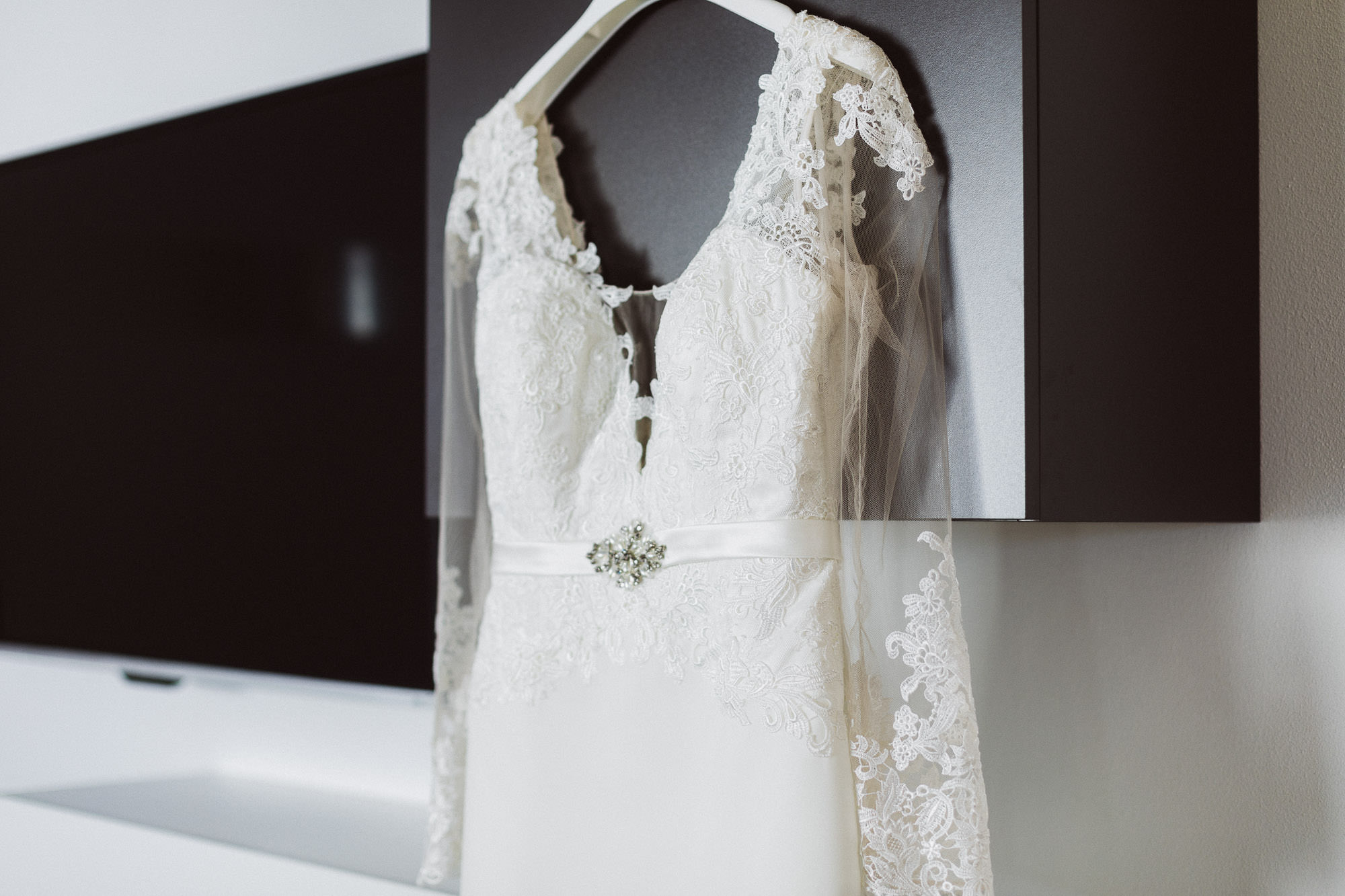 Sommerhochzeit in einer Scheune von Julia & Marco - Hochzeitsreportage fotografiert von Yvonne & Rolland Photography