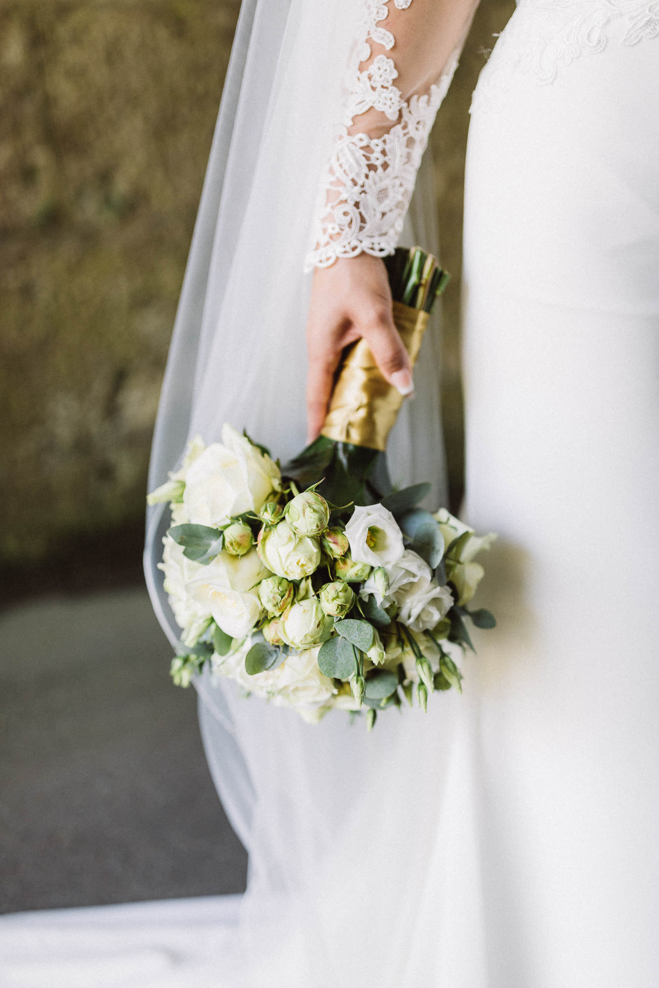 Sommerhochzeit in einer Scheune von Julia & Marco - Hochzeitsreportage fotografiert von Yvonne & Rolland Photography