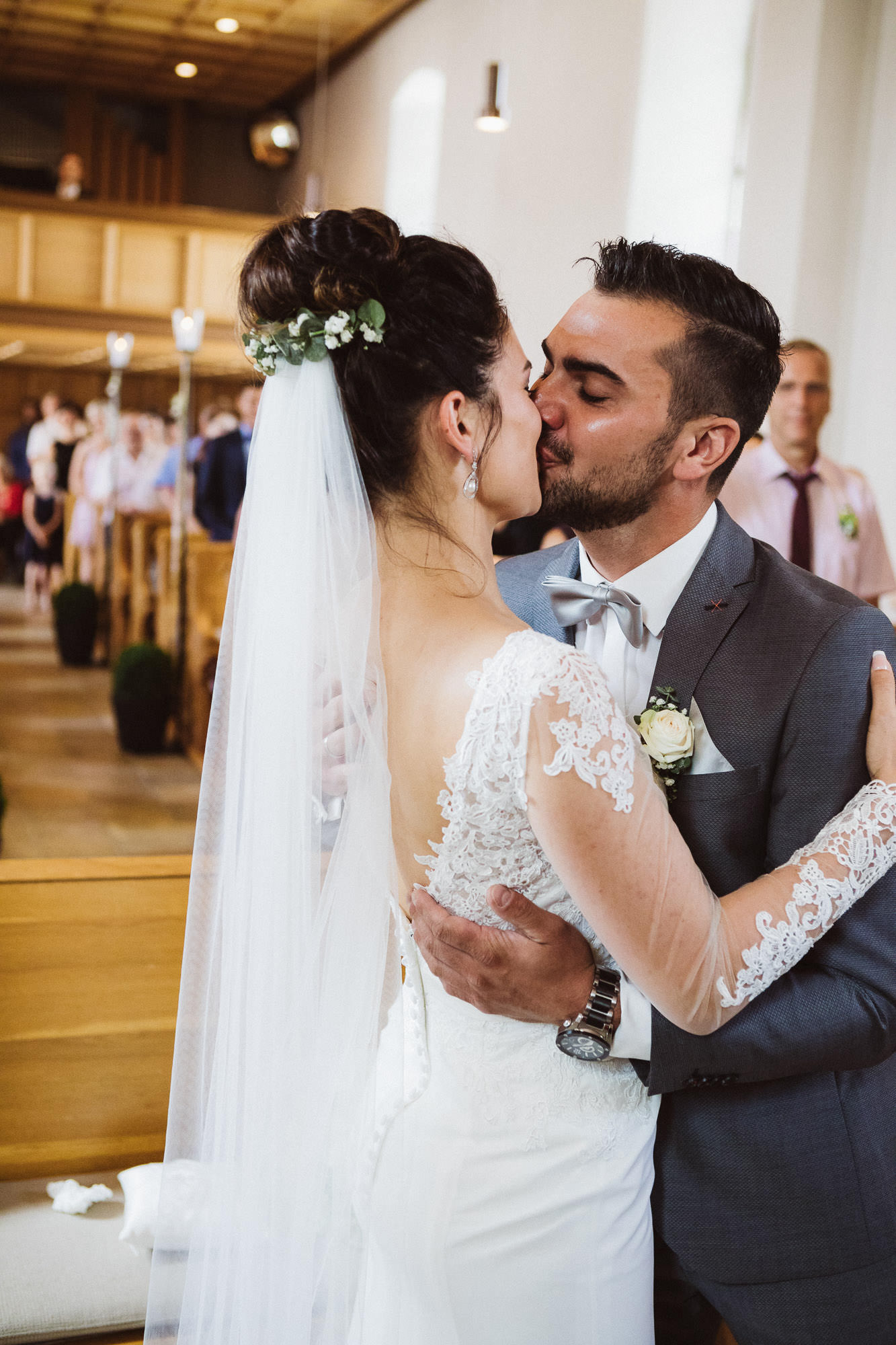 Sommerhochzeit in einer Scheune von Julia & Marco - Hochzeitsreportage fotografiert von Yvonne & Rolland Photography