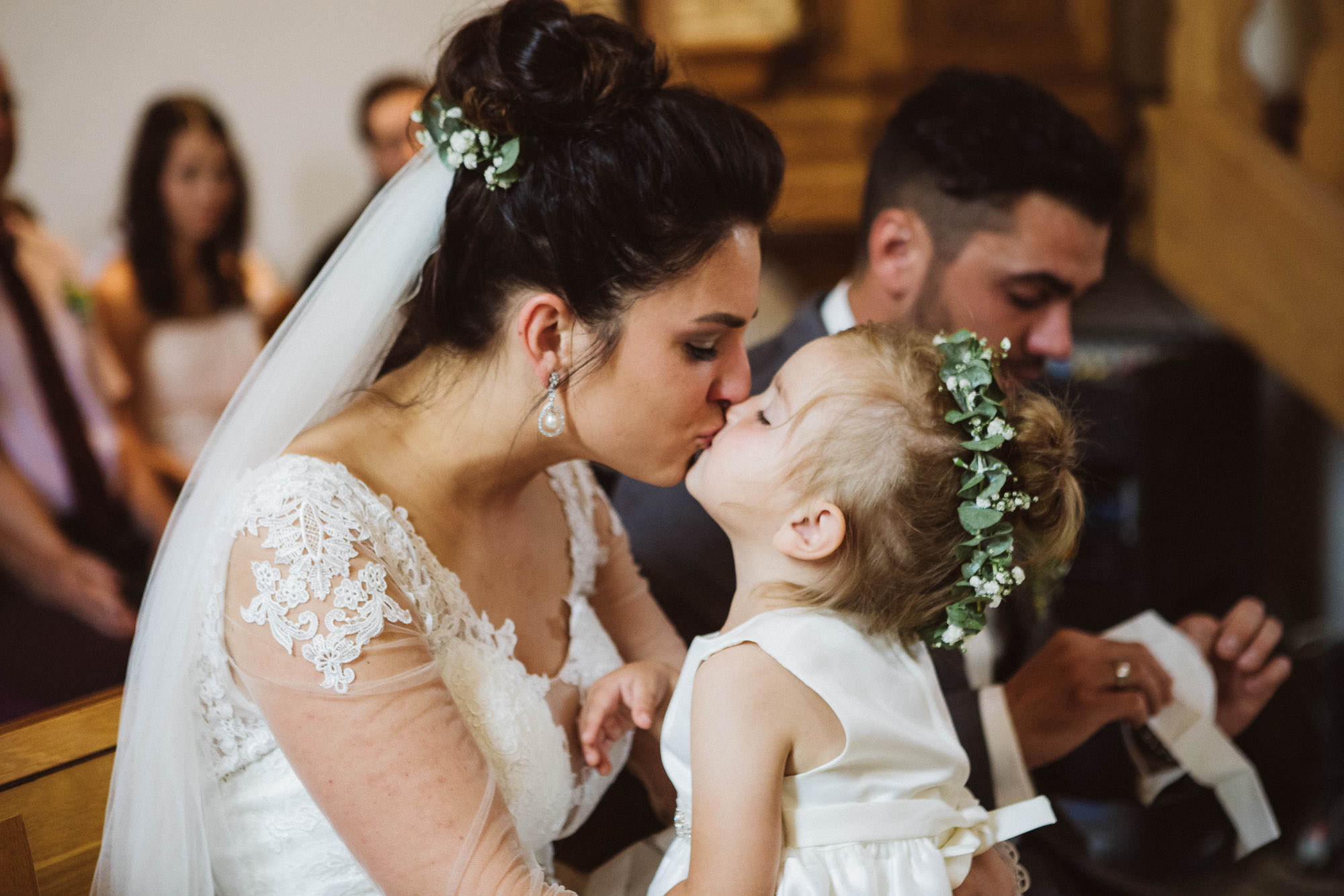 Sommerhochzeit in einer Scheune von Julia & Marco - Hochzeitsreportage fotografiert von Yvonne & Rolland Photography