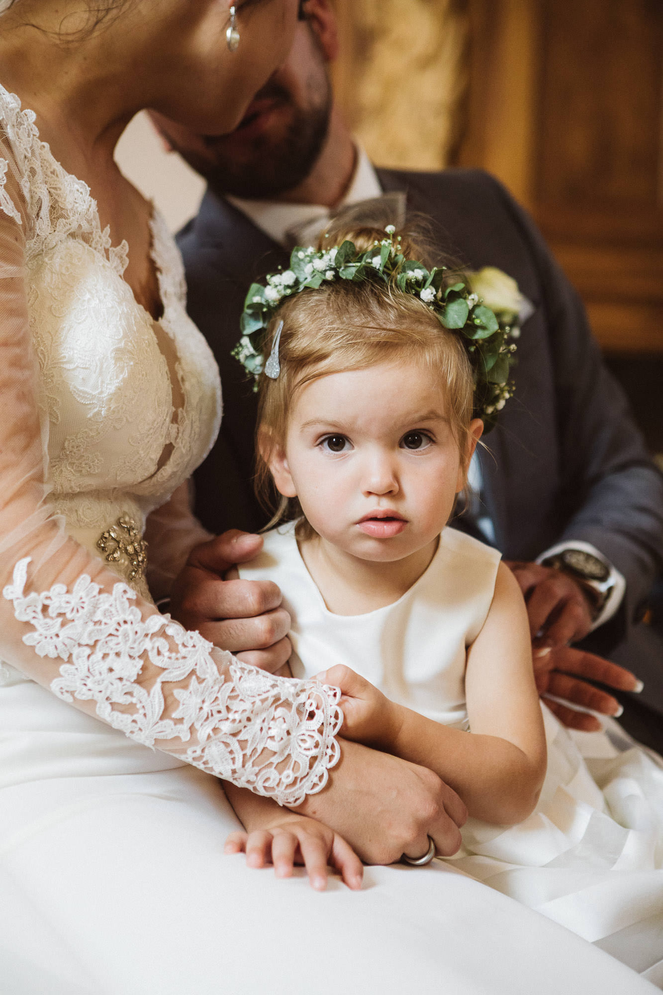 Sommerhochzeit in einer Scheune von Julia & Marco - Hochzeitsreportage fotografiert von Yvonne & Rolland Photography
