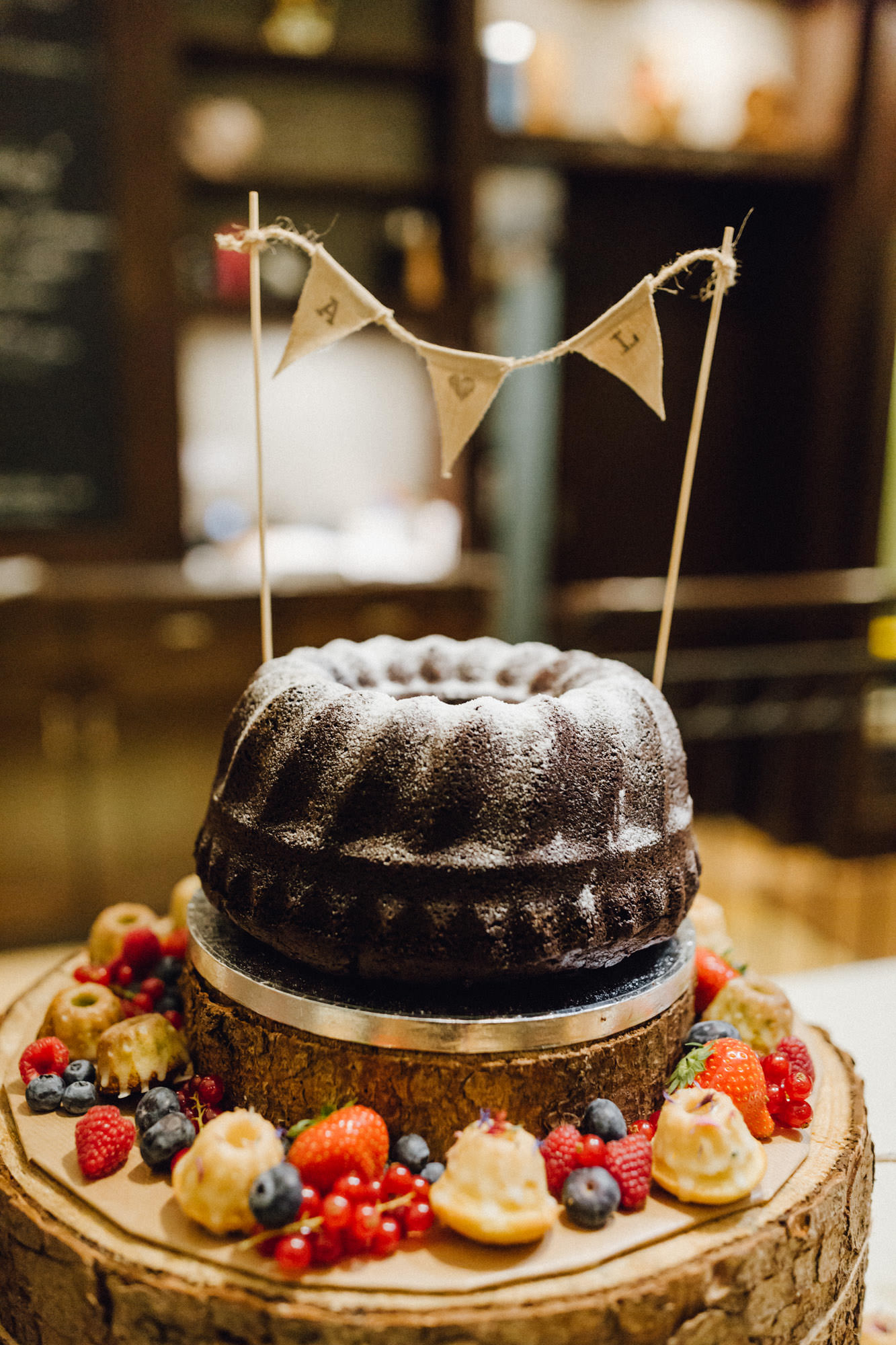 Herbsthochzeit in Wental, Bartholomä - fotografiert von Yvonne & Rolland Photography