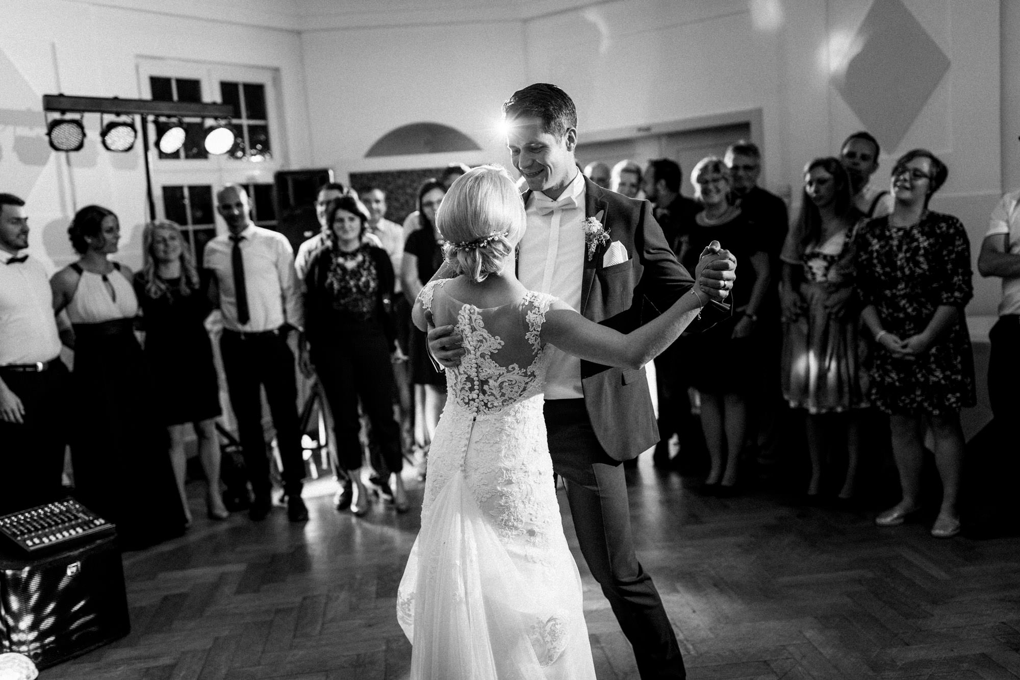 Herbsthochzeit in Wental, Bartholomä - fotografiert von Yvonne & Rolland Photography